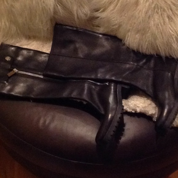 NWOT MICHEAL KORS BOOTS - Picture 3 of 8